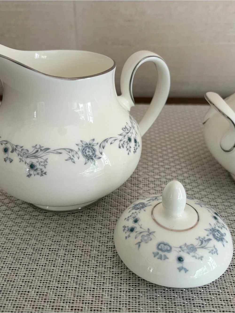 Royal Doulton Angelique Fine Bone China Sugar Bowl & Creamer ,England H 4997